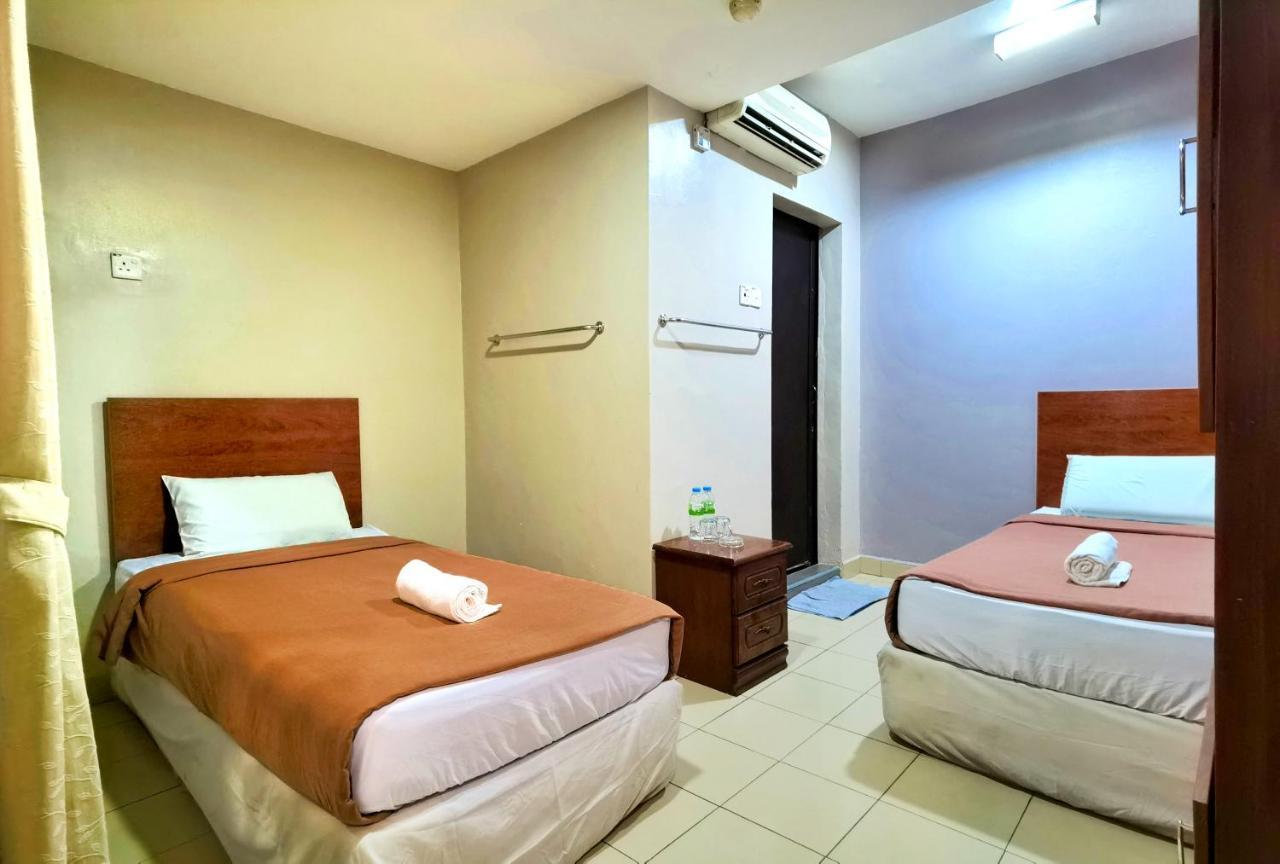 Hotel Tropicana Gemas