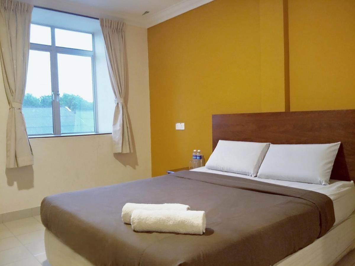Hotel Tropicana 2*