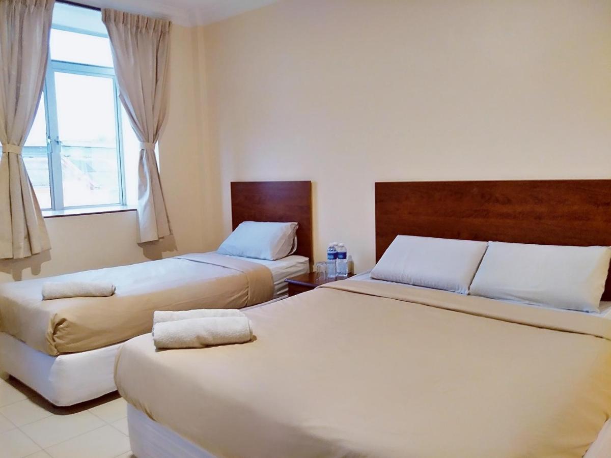 Hotel Tropicana Gemas